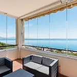 Panoramic Sea Views 아파트