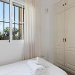 Panoramic Sea Views 아파트 마닐바