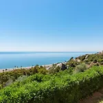 Panoramic Sea Views 마닐바