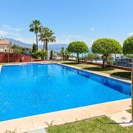Panoramic Sea Views *